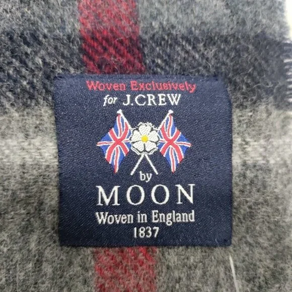 Moon by J.Crew 100% Pure Merino Wool Navy Plaid Scarf 11.5"x37" Woven In England - Picture 3 of 7